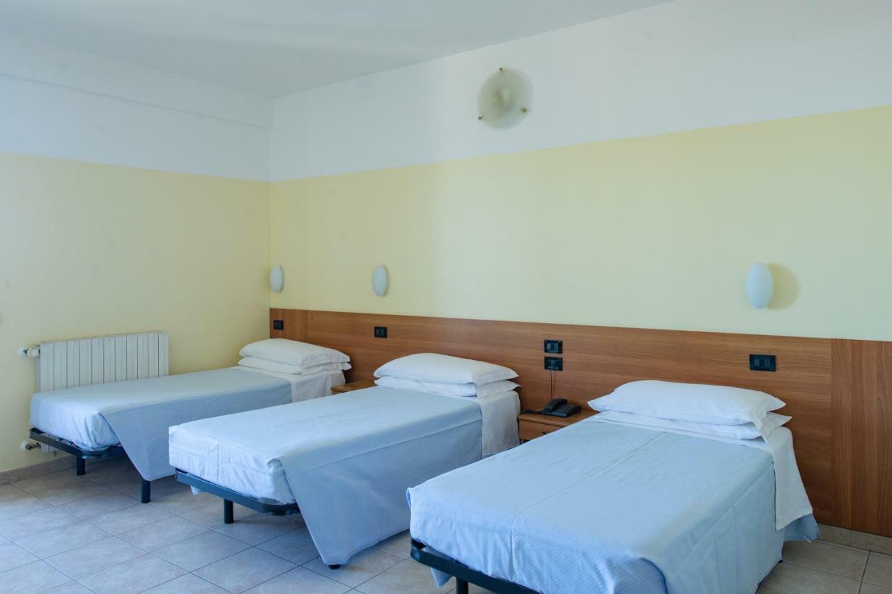 Hotel Fattori Bologna Bagian luar foto