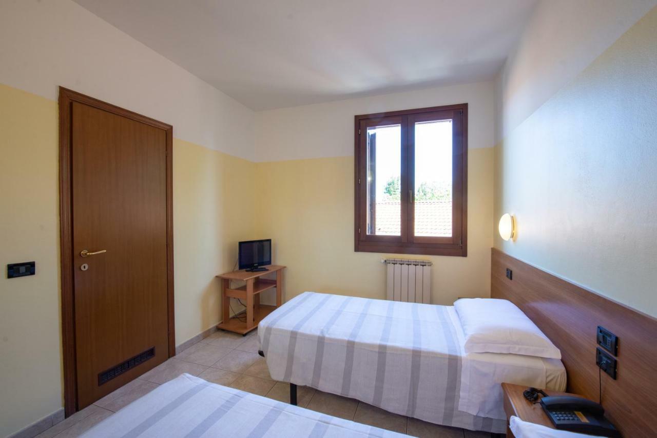 Hotel Fattori Bologna Bagian luar foto