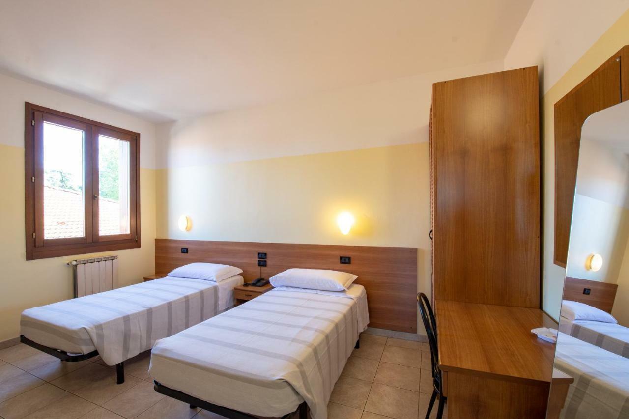 Hotel Fattori Bologna Bagian luar foto